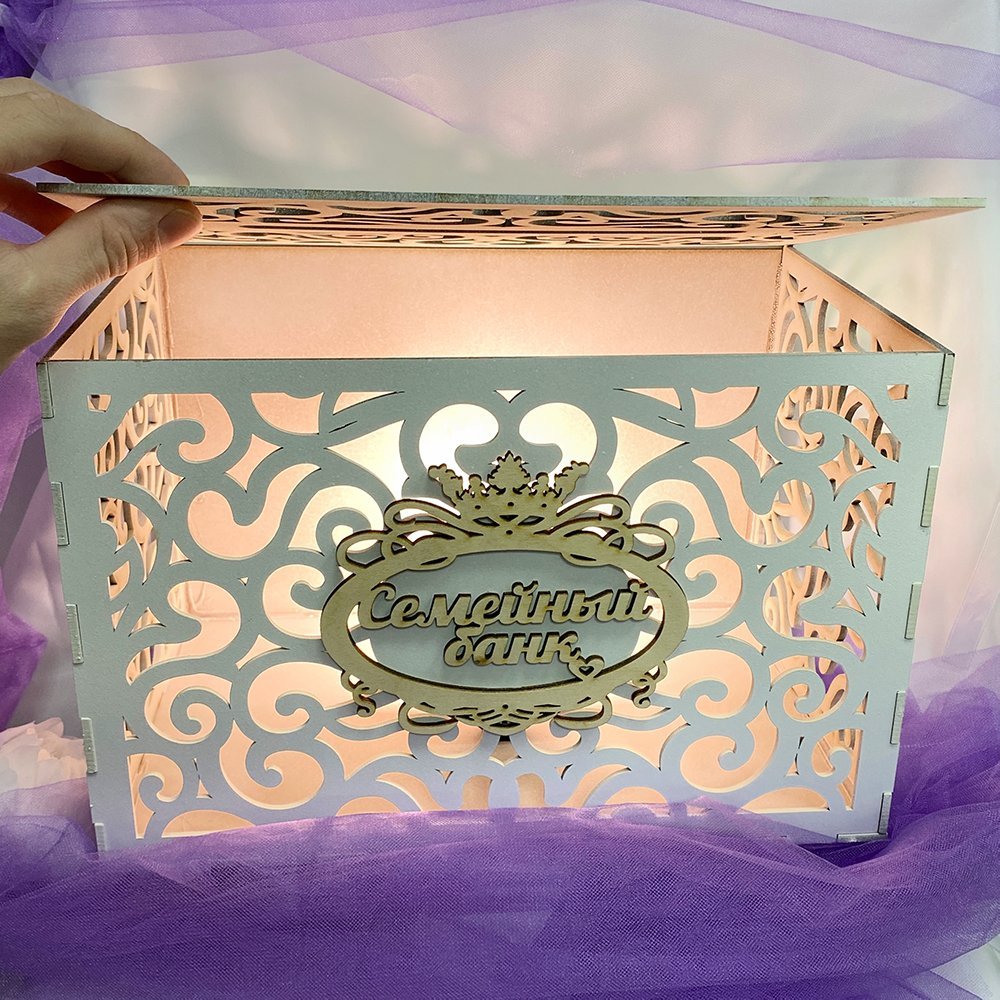 Семейный банк "Сердце" с гербом (дерево)