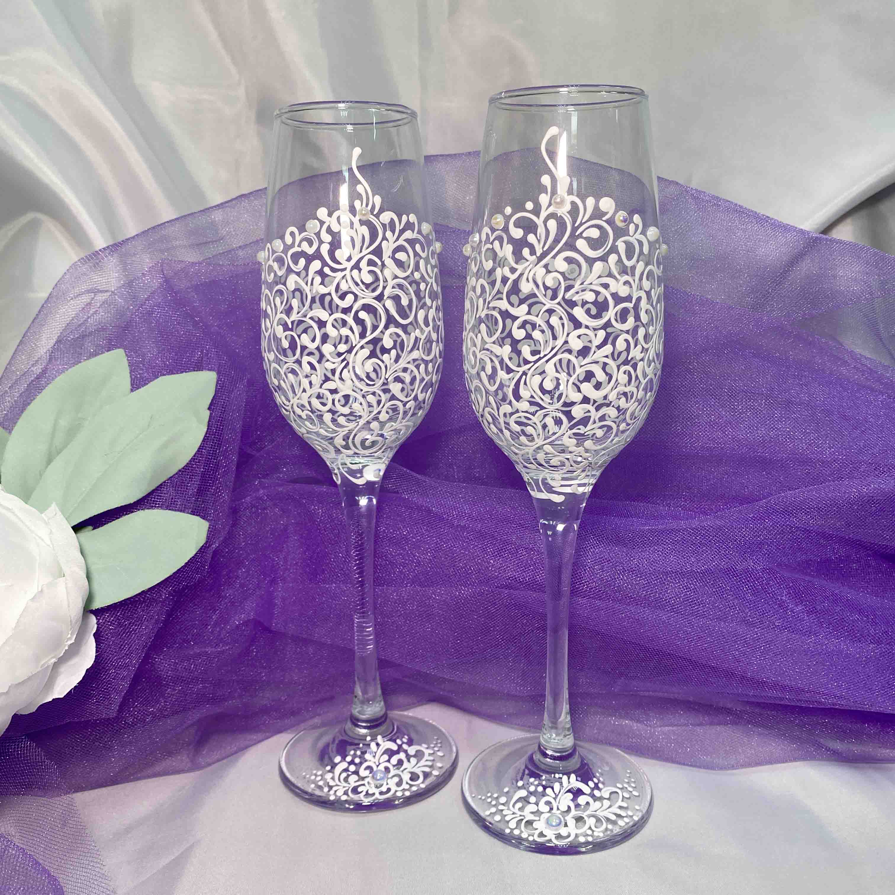 Акция! Бокалы свадебные (белые вензели)
