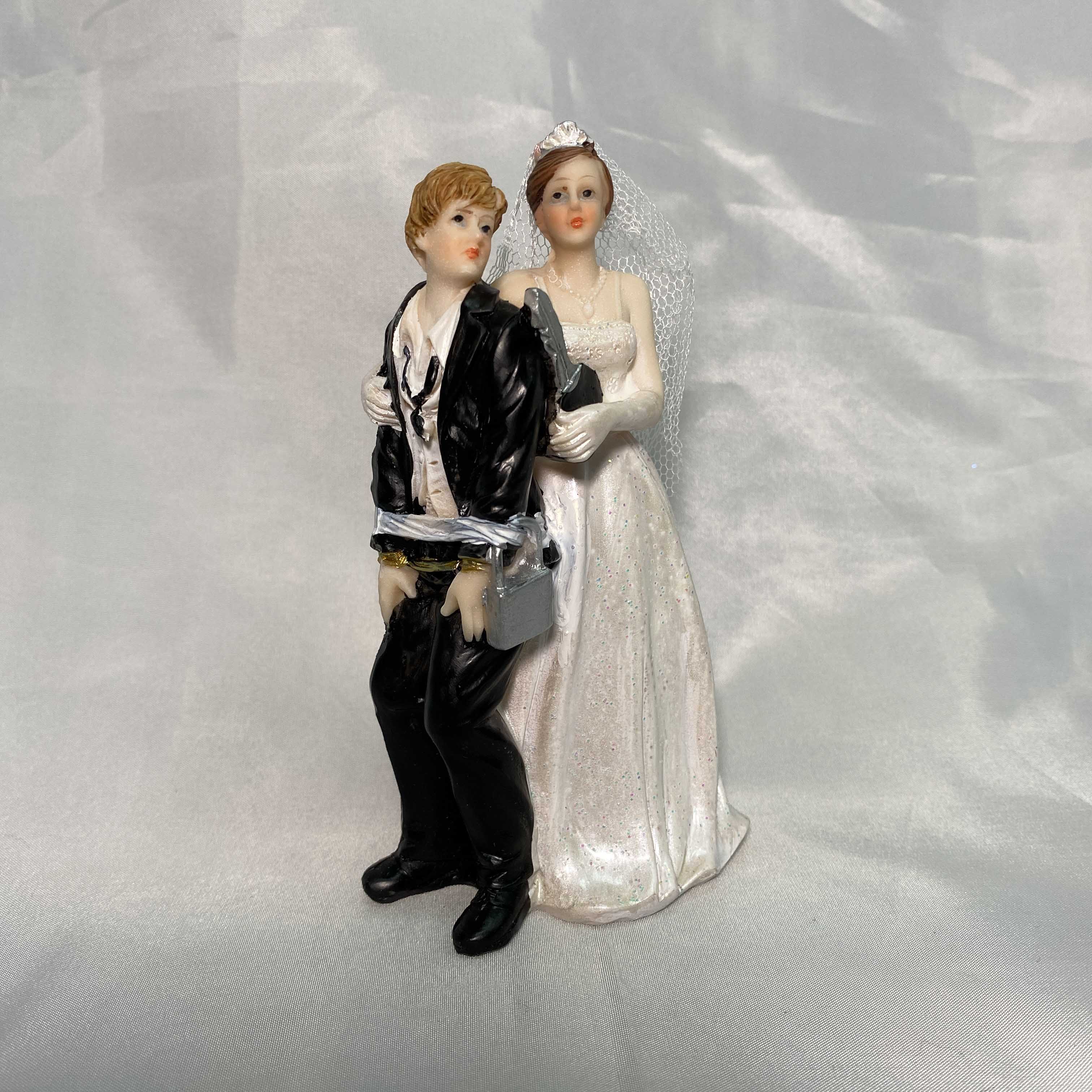 Фигурка для свадебного торта "Брак на замке"