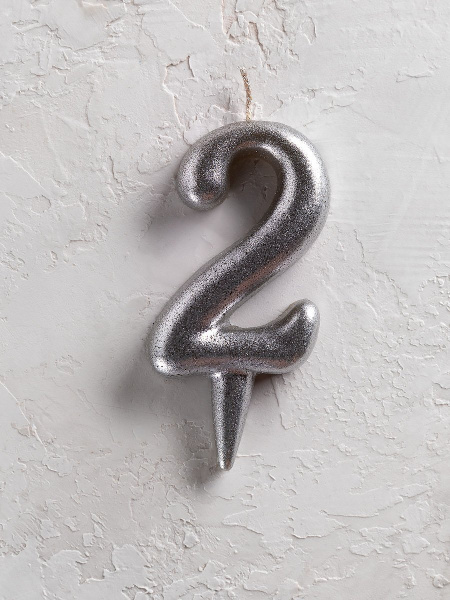 Свеча цифра 2 "Овал" серебро