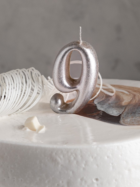 Свеча цифра 9 "Овал" серебро